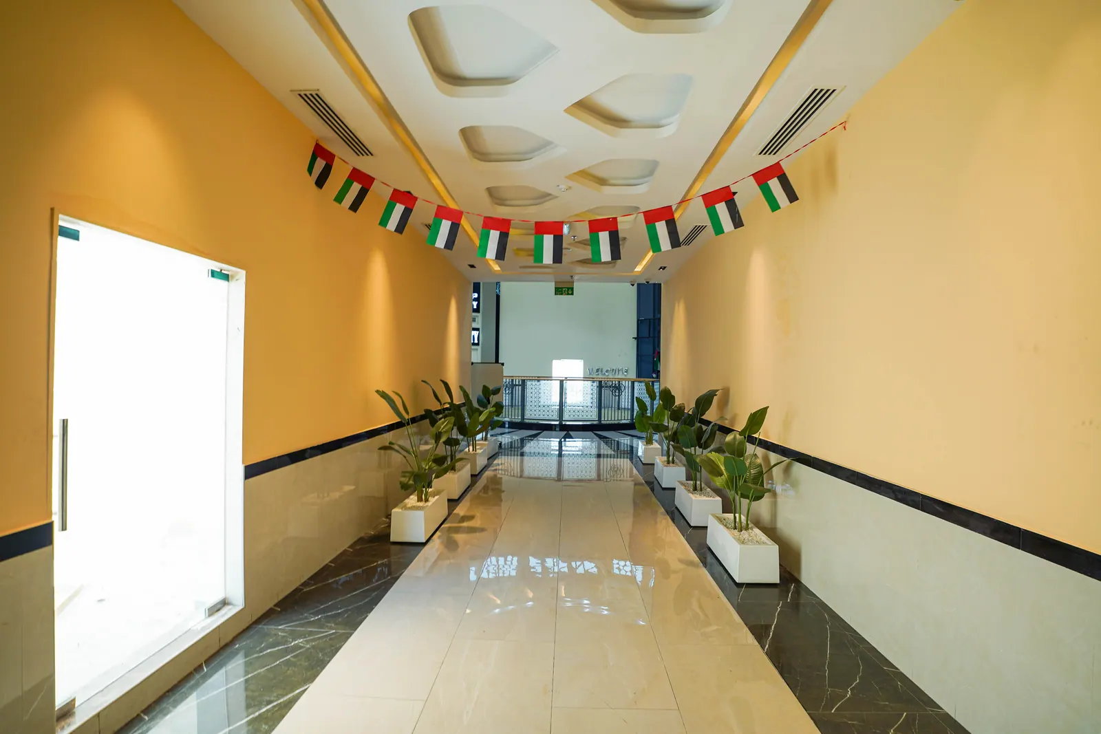 ممر ربط الخدمات بسقف منحوت
